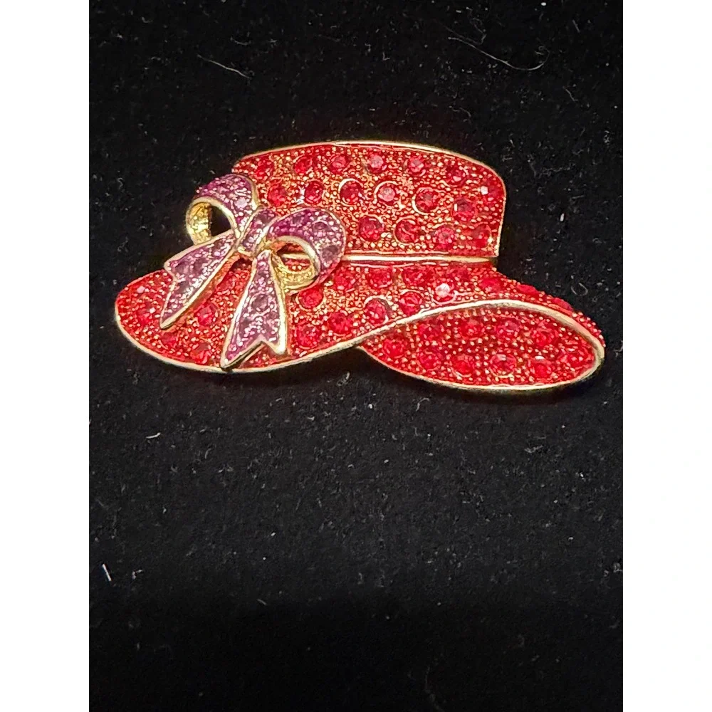 Red Hat Society Brooch Pin Gold Tone Red Rhinestone Purple Bow‎ Sun Hat Vintage